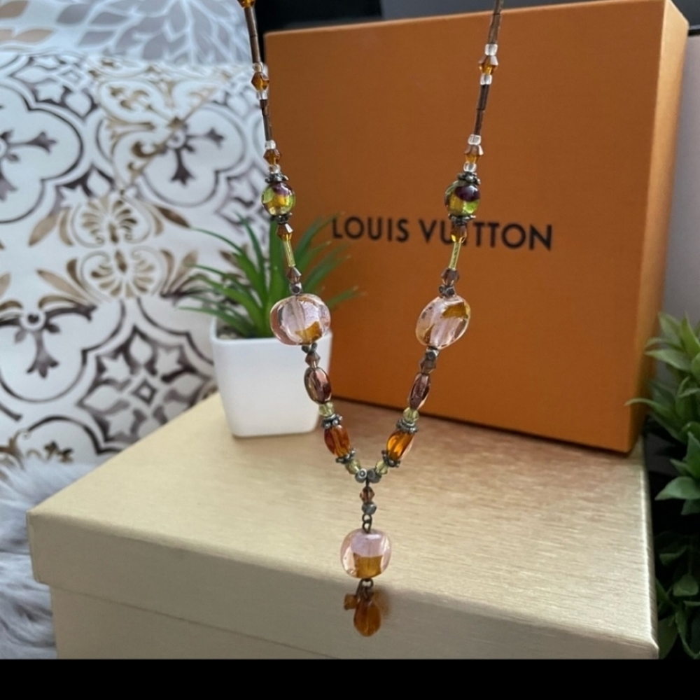 EUC  BEAUTIFUL BOHO MULTI COLOR BEADED NECKLACE